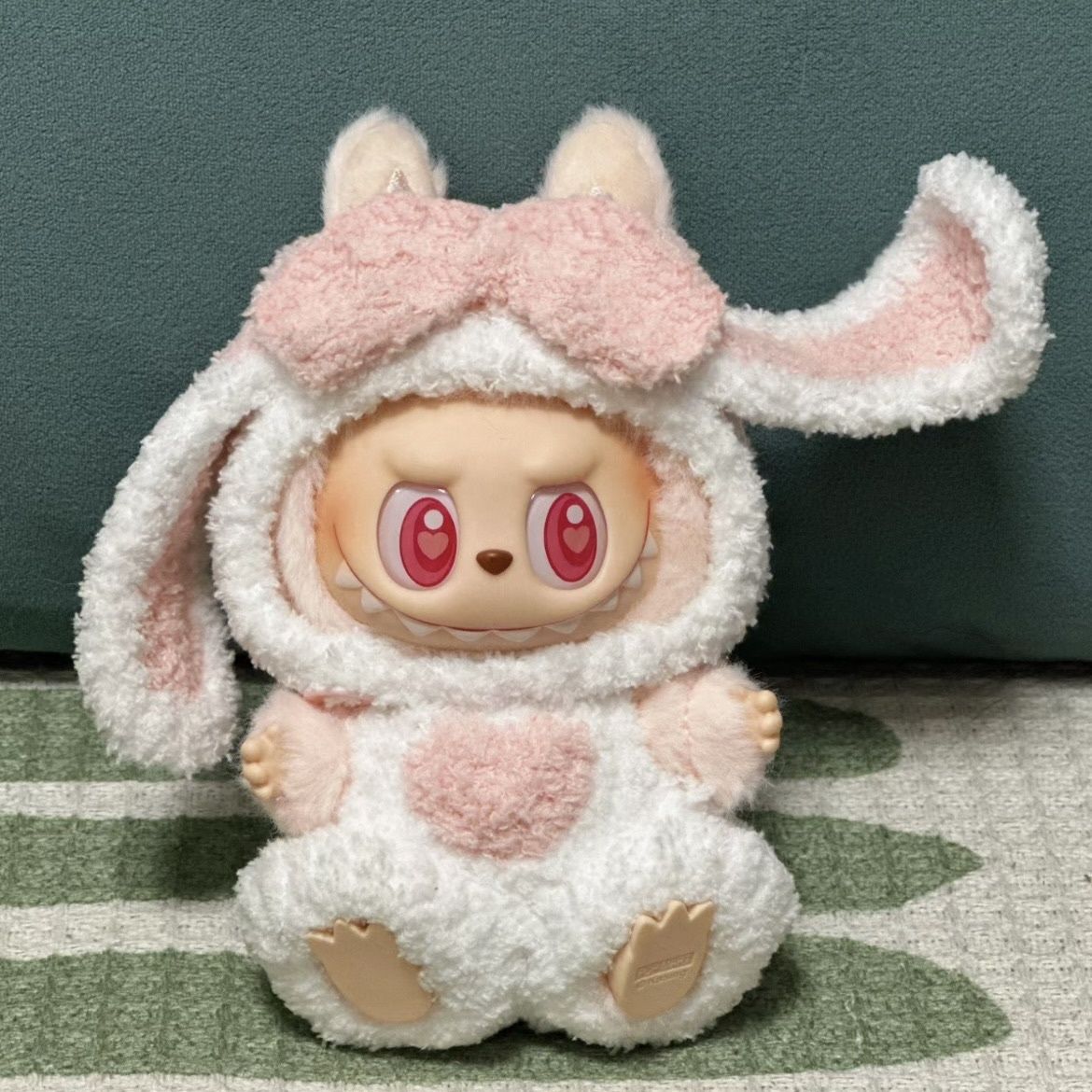 Labubu ชุดกระต่ายน่ารัก